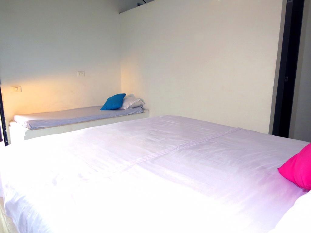 Palomino Breeze Hostal Quarto foto